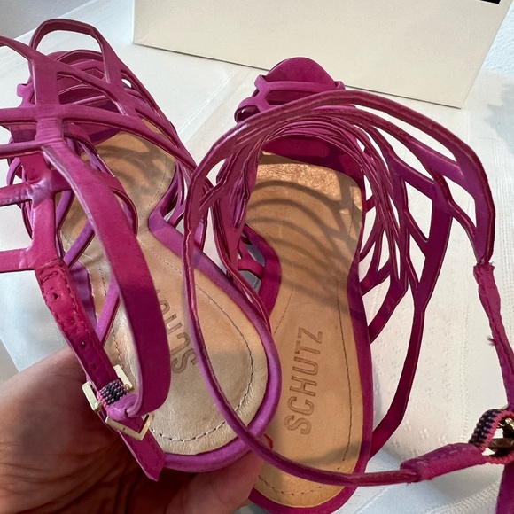 Schultz - Picture 6 of 8